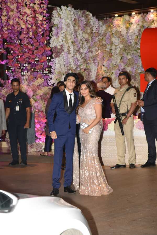 Gauri-Aryan Khan photo from Akash Ambani-Shloka Mehta engagement bash