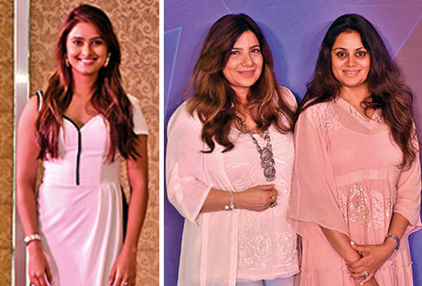 (L) Shraddha Shashidhar (R) Roma Bhalla and Anju Narain (BCCL/ Vishnu Jaiswal)