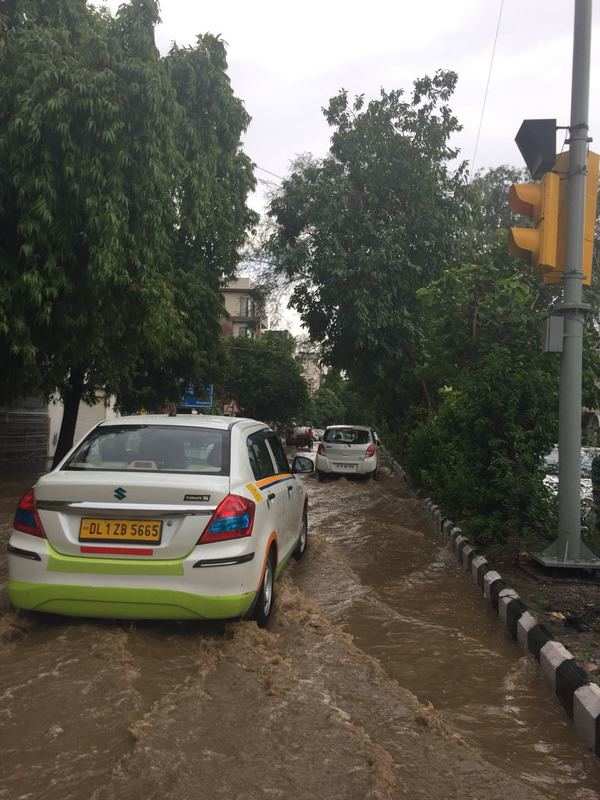 Delhi Rain Heavy Rain Gusty Winds Lash Parts Of Delhi Ncr Delhi News Times Of India 5979