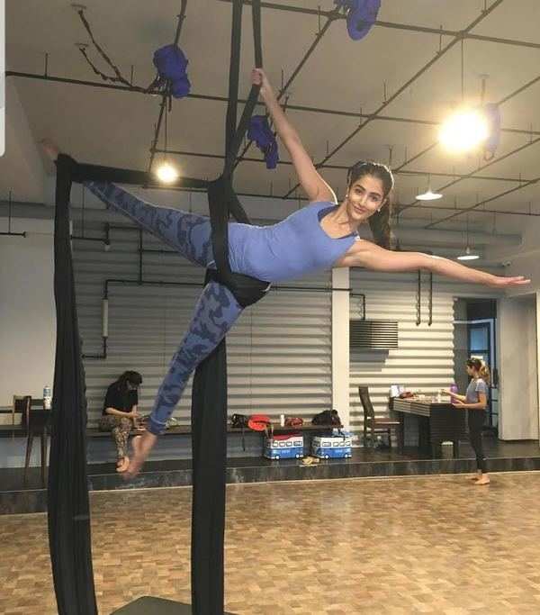 Pooja Hegde sets new fitness goals for 'Housefull 4' | Hindi Movie News ...