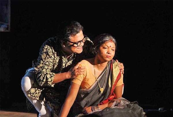 Vibha Rani and Swaram Upadhay in a scene from Ao Tanik Prem Kare (BCCL/ Arvind Kumar)