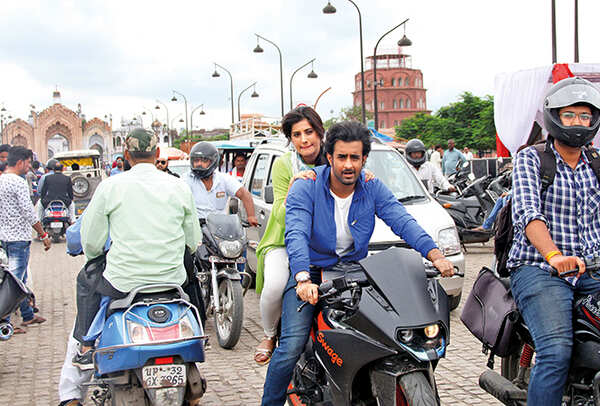 Amyra Dastur and Satyajeet Dubey while shooting for the film (BCCL/ Aditya Yadav)