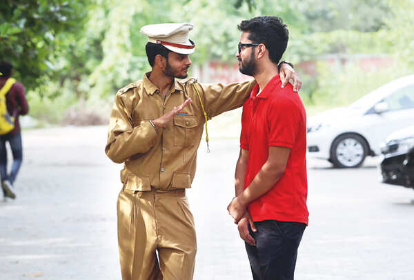 Fun paanch! The five essential friendships of DU | Delhi News - Times ...