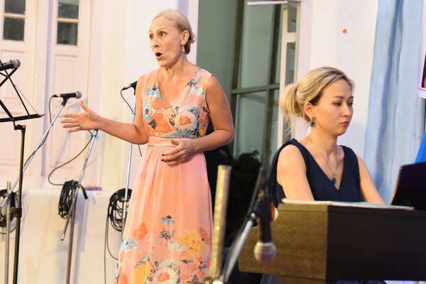 Vykhodtseva Olga Nikolaevna and Dana Bekpossynova (1)
