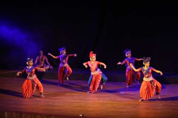 Visiting the love story of Arjuna and Chitrangada through dance ...