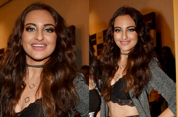 Sonakshi Sinha Flaunts Her Sexy Abs In A Bralette Top Times Of India 