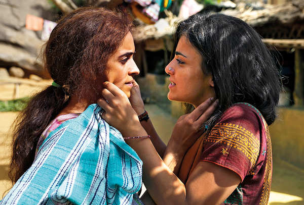 Pataakha best sale movie online