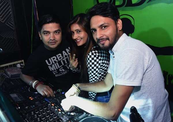 Dj,s Ashmit,Venus Varsha,Shazz (3)