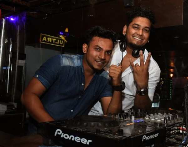 Dj,s Viahal & Veer