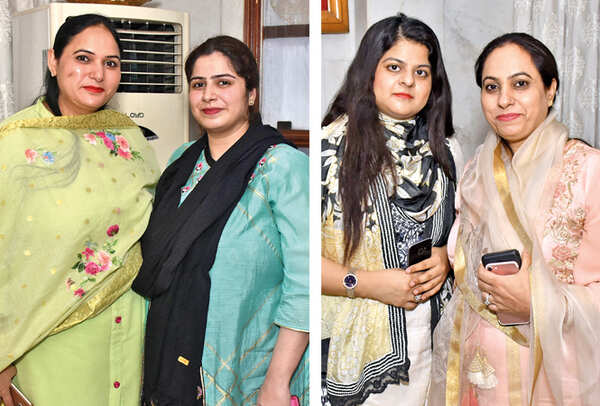 Abda Bazmi and Qulsum Faizi (R) Arfa Shaikh and Shazia Razmi (BCCL/ Vishnu Jaiswal)