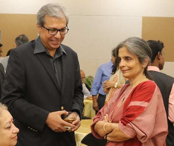 Renji Thomas, Usha Ananda Krishna