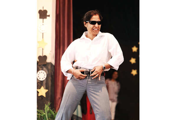 35-TG-Rupa,-students’-staff-advisor-dressed-as-Chulbul-Pandey