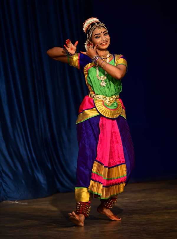 Bharatanatyam and Mohiniyattom artistes enthrall dance enthusiasts in ...