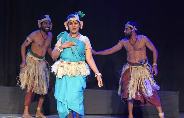 Krishnan Balakrishnan,Mohini Vinayan, Bose Vidhydaran (2)