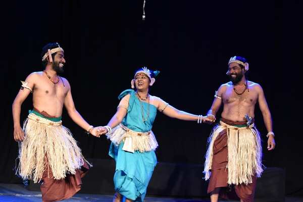Krishnan Balakrishnan,Mohini Vinayan, Bose Vidhydaran (1)