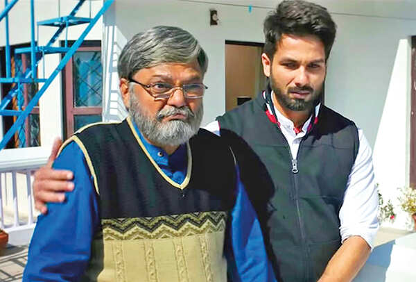 Atul Srivastava with Shahid Kapoor in a scene from Batti Gul Meter Chalu (BCCL)