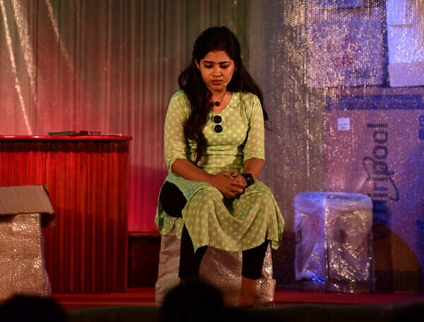 Fifth estate presents Bon Voyage Malayalam Drama at TDM hall organised by BEAME (9)