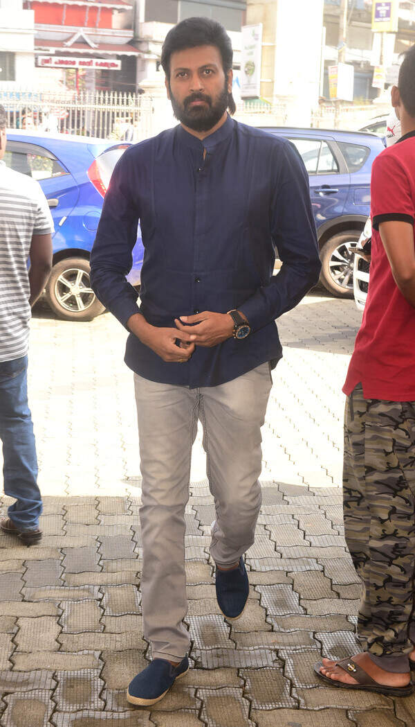 Manoj K Jayan 01
