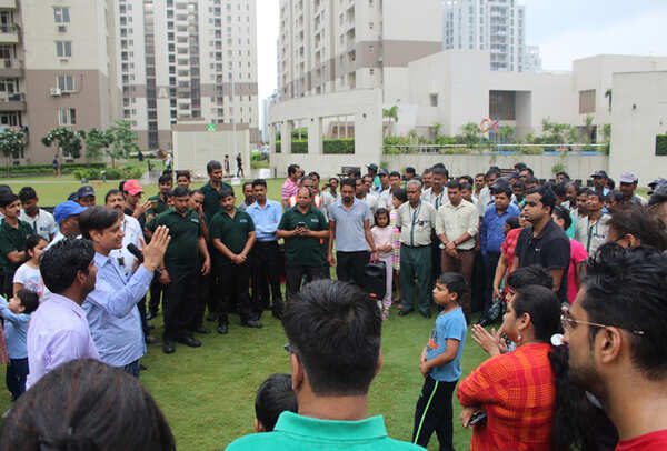 Fire-cum-Evacuation-Mock-Drill-by-Enviro-at-Vatika-India-Next,-New-Gurugram-(6)