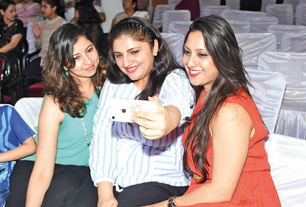 (L-R) Rashmi, Shaini and Meghna (BCCL/ Farhan Ahmad Siddiqui)