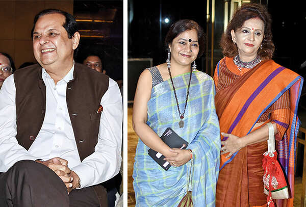 (L) Chandra Prakash (R) Dimple Trivedi and Divya Bajpai (BCCL/ Farhan Ahmad Siddiqui)