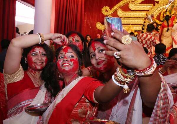 Clicking selfie to keep remember good times