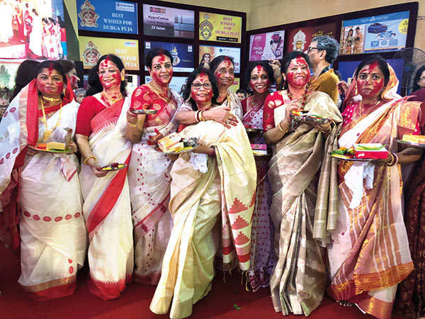 16 Durga Puja Pandals Participate In The Inclusive Sindoor Khela Event Events Movie News