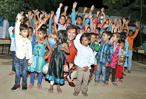 Nandish Singh with the underprivileged kids in Lucknow(BCCL/ Aditya Yadav)