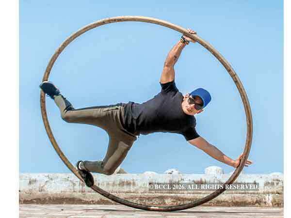 Cube spinning and Cyr wheels: Mumbai’s hip, new workouts - Times of India