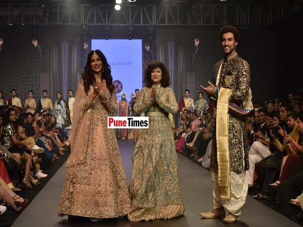 Chitrangada_Singh_with_Shalaka_Pandit_and_Kunar_Kapoor (1)