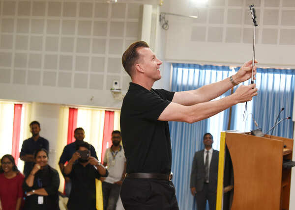 Brett Lee (2)