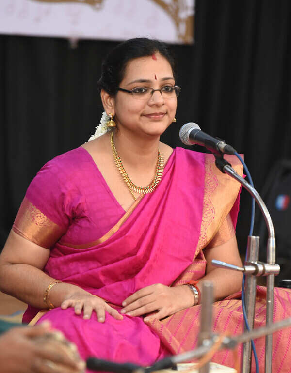 Sithara Krishnamoorthy (1)
