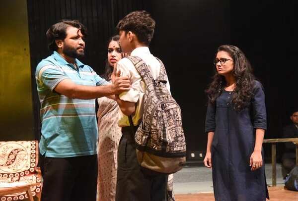 play_AN ENEMY OF THE PEOPLE AT JKK (10)