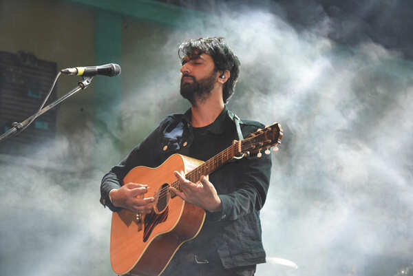parvaaz (2)