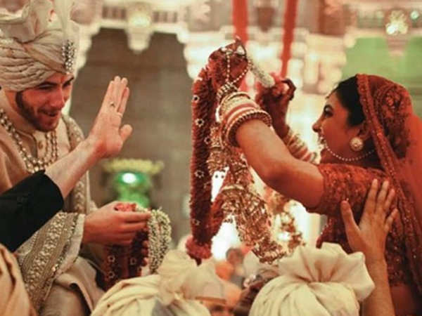 Meera Chopra-Rakshit Kejriwal wedding: Priyanka Chopra's cousin shares  first glimpse of the big day | Etimes - Times of India Videos