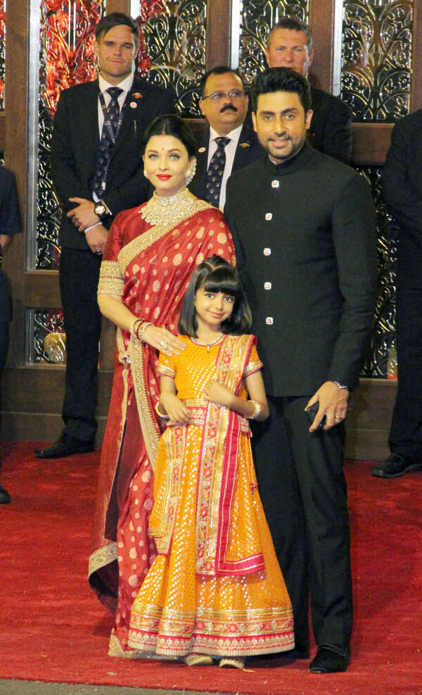 Isha Ambani and Anand Piramal wedding photos images marriage pictures videos