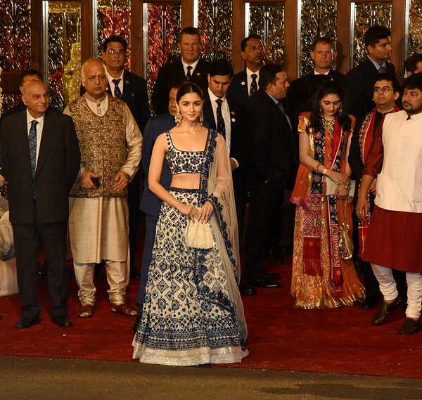 Isha Ambani and Anand Piramal wedding images