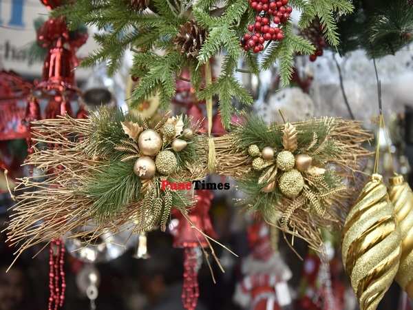 Christmas snowy pine cones in bulk 600 g