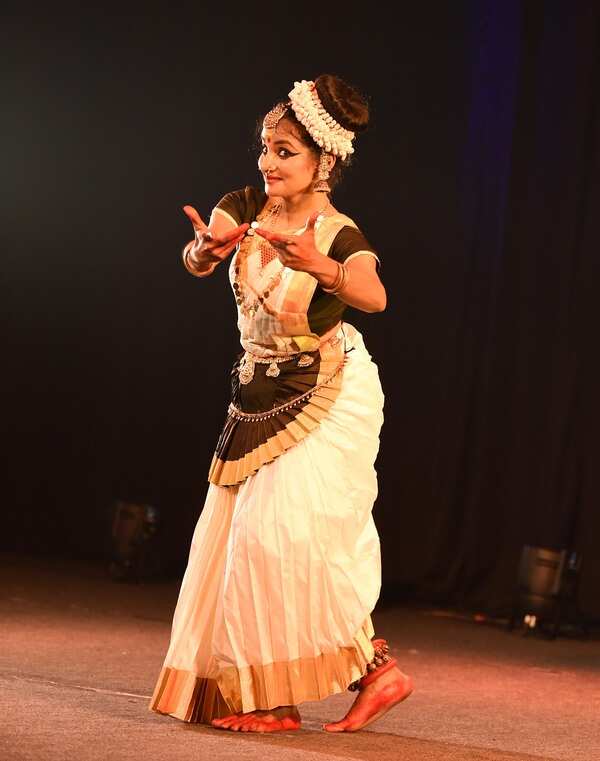 Sithara Balakrsihnan (3)