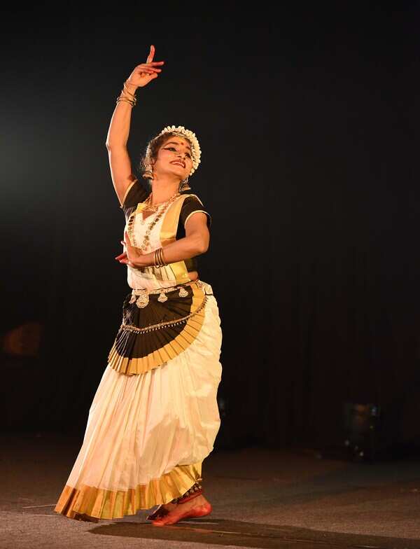 Sithara Balakrsihnan (2)