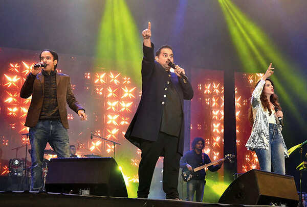 Shankar Mahadevan performing in Kanpur (BCCL)