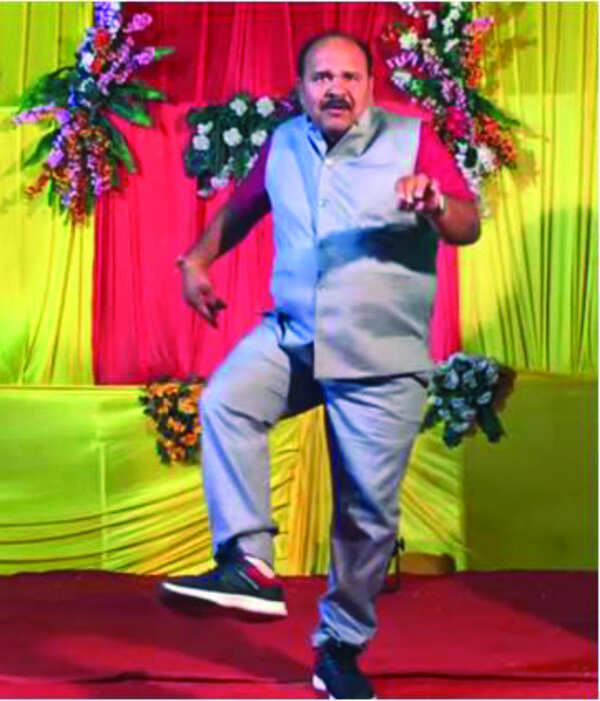 dancing-uncle-salman-khan-759