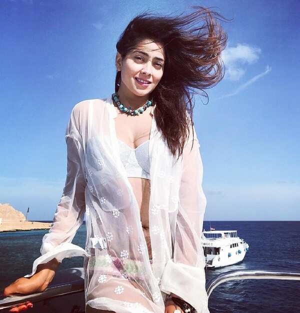 Shriya Saran Hot & Sexy Photos