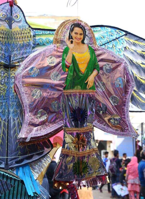 Blingy kites to stand out in the sky (2)