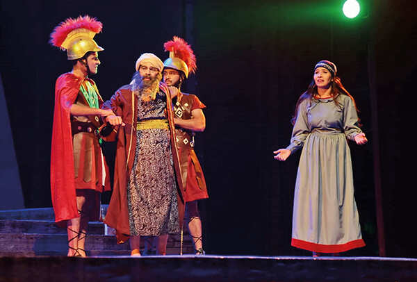 A scene from the play Yahudi Ki Ladki (BCCL/ Aditya Yadav)