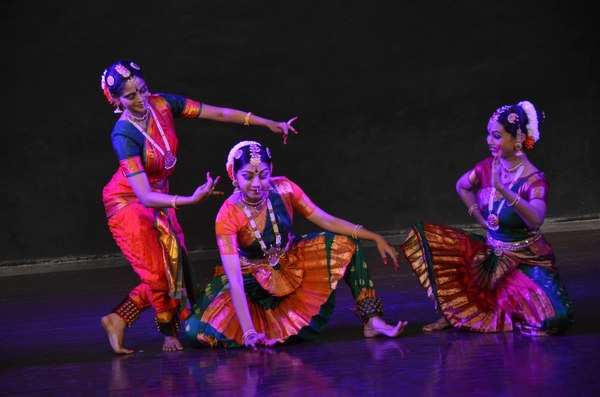 Bharatanatyam Dance | Bharatanatyam Arangetram | Jaihind Photography |  Dance photography poses, Bharatanatyam, Dance photography