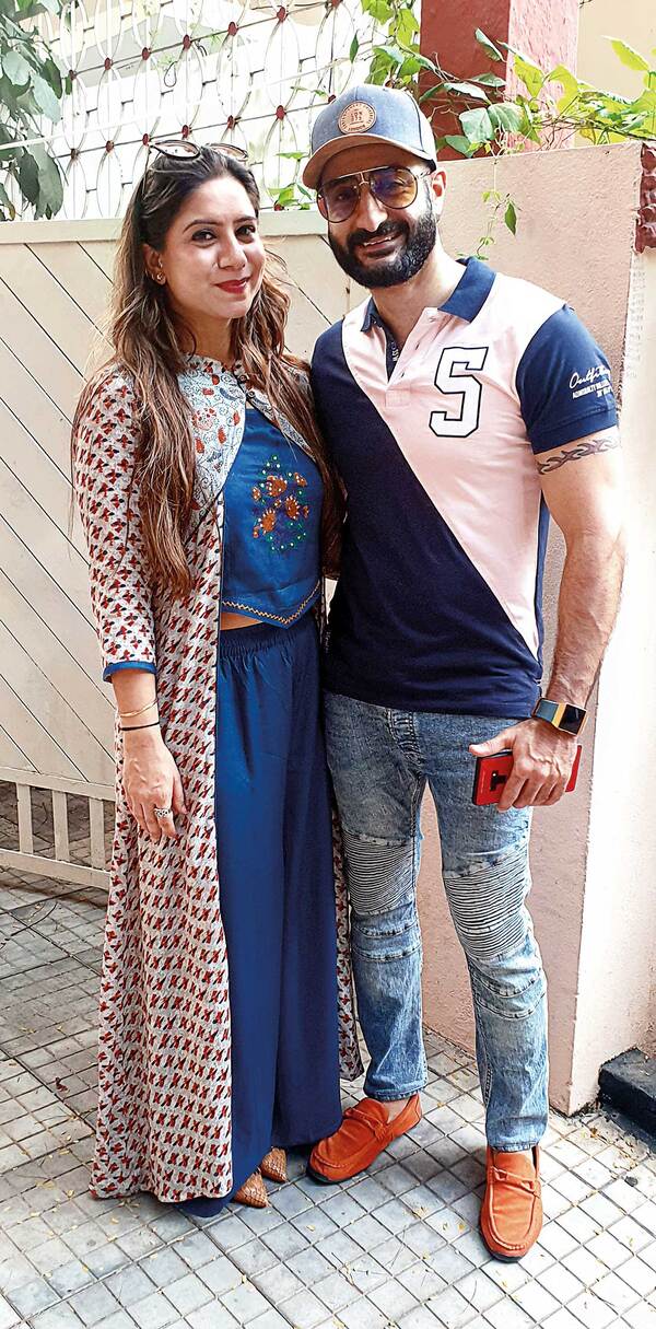 HT17AAMER-SUNNYANDKASHISH