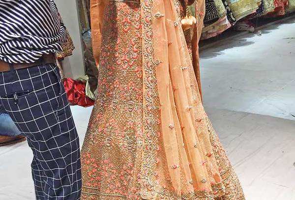 Designer Lehenga Replica In Budget | Chandni Chowk Wedding Shopping |  Sabyasachi Red Suit & Lehenga - YouTube