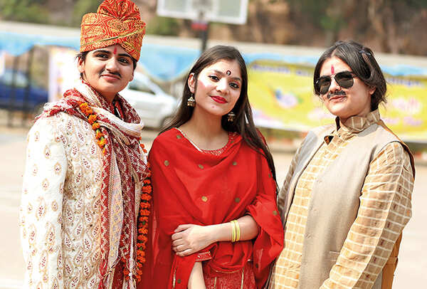 (L-R) Anushka Chaturvedi, Saboor Fatima & Amarah Khan (BCCL/ Aditya Yadav)