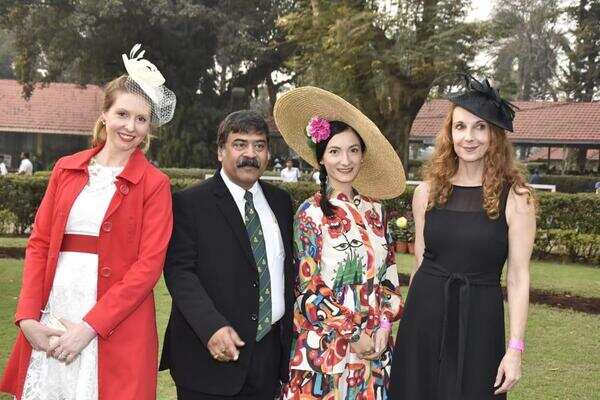 Tiffany Anderson, Kanchan Jana, Corina Popa and vendy Knobf.